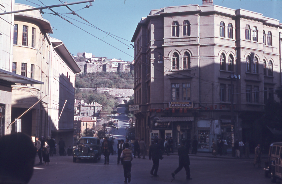 E. Eckstein, Anafarta Caddesi’nden Kale’nin Görünümü